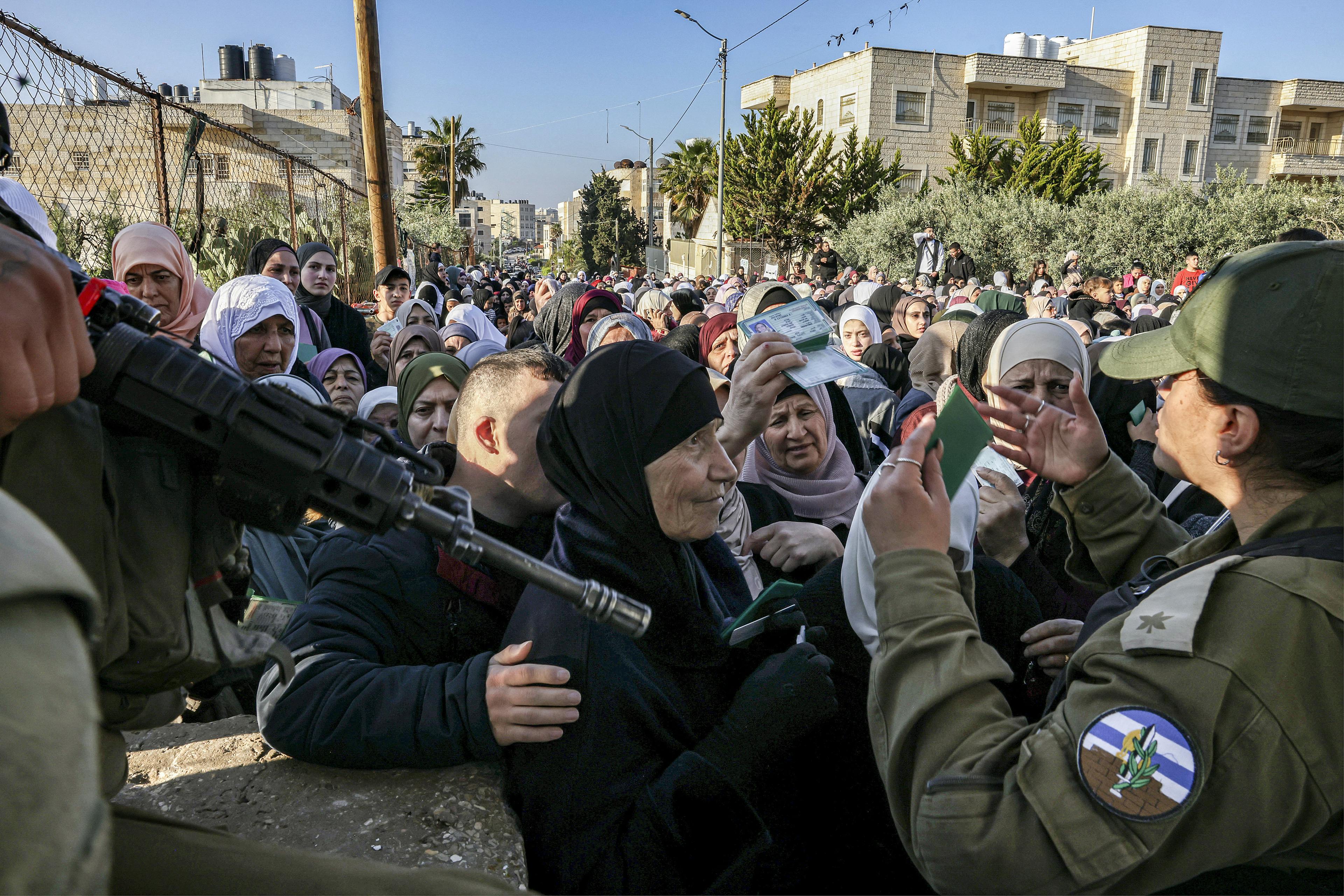 protesters in Palestine