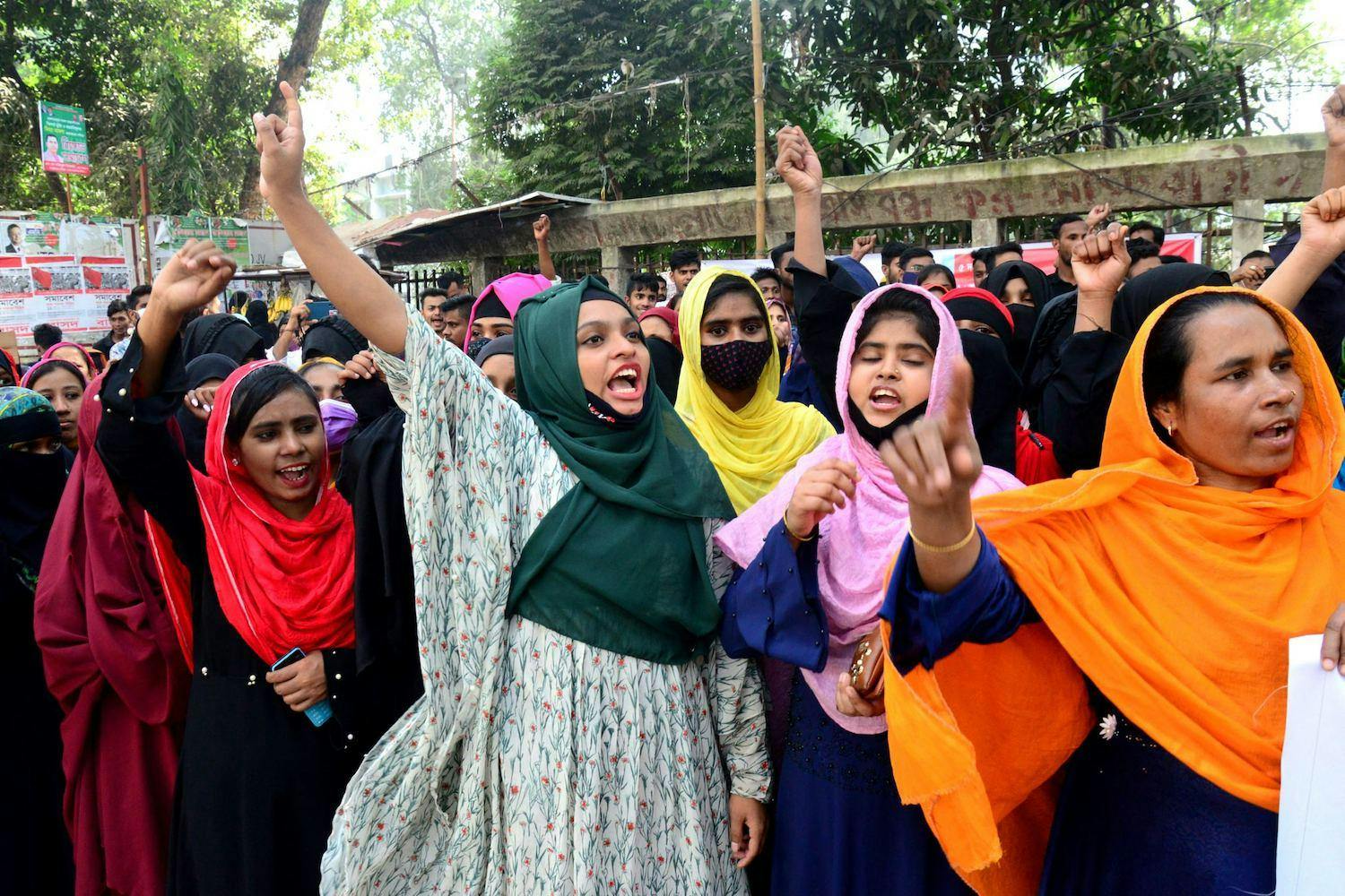 Garment workers in Bangladesh demand three-month’s salary that they have not been paid